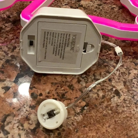 Unicorn Hot Pink Neon Light Preloved - Picture 2 of 3
